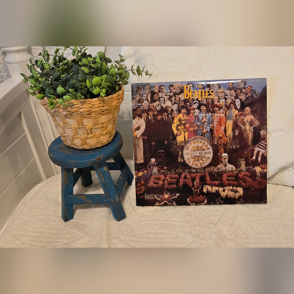 Beaties Sgt Peppers CalendarLonely Hearts Club Band MarilynMonroe 1997 Vtg